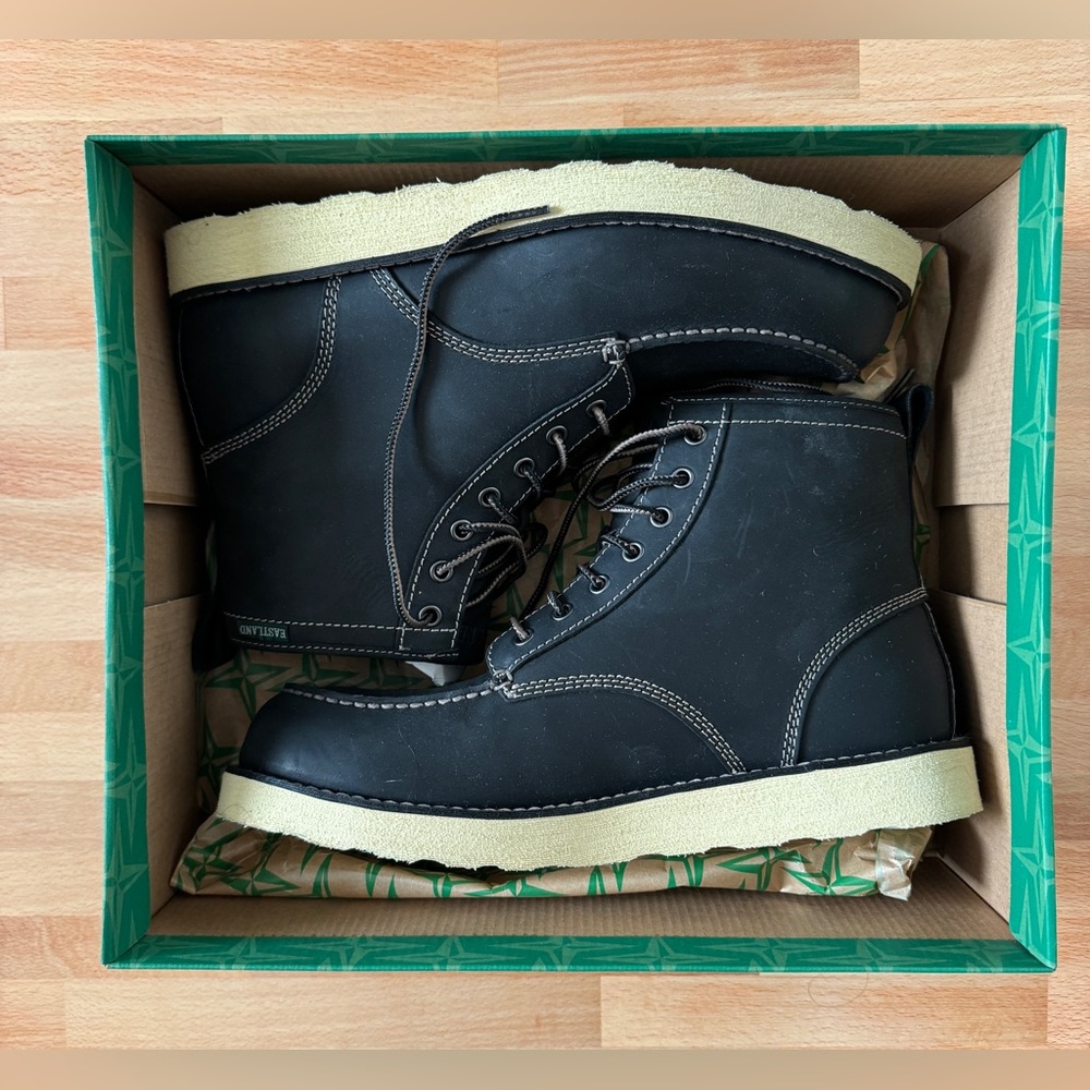 Eastland Loomis Boot - Picture 2 of 5